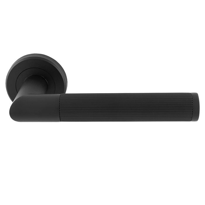 The Trend Lines Antique Brass Lever in Matt Black