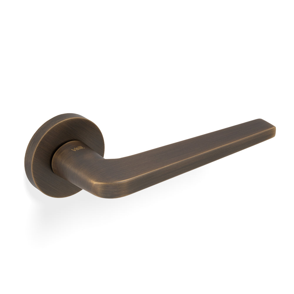 Valli – David Chipperfield Lever on Round Rosette